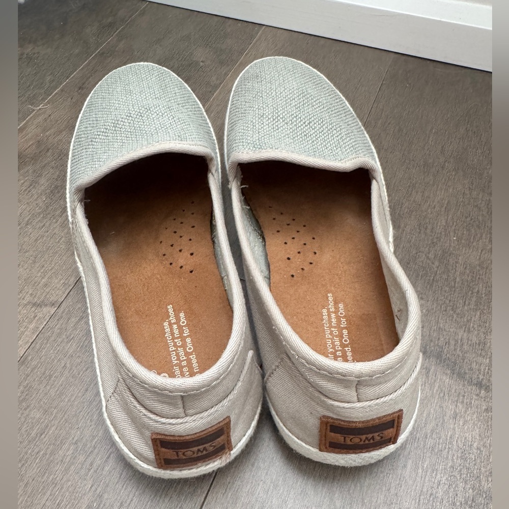 TOMS* Canvas Slip-on - Picture 2 of 5